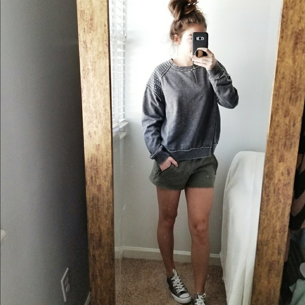 *LAST ONE* NWT gray burnout crewneck pullover - Picture 5 of 7